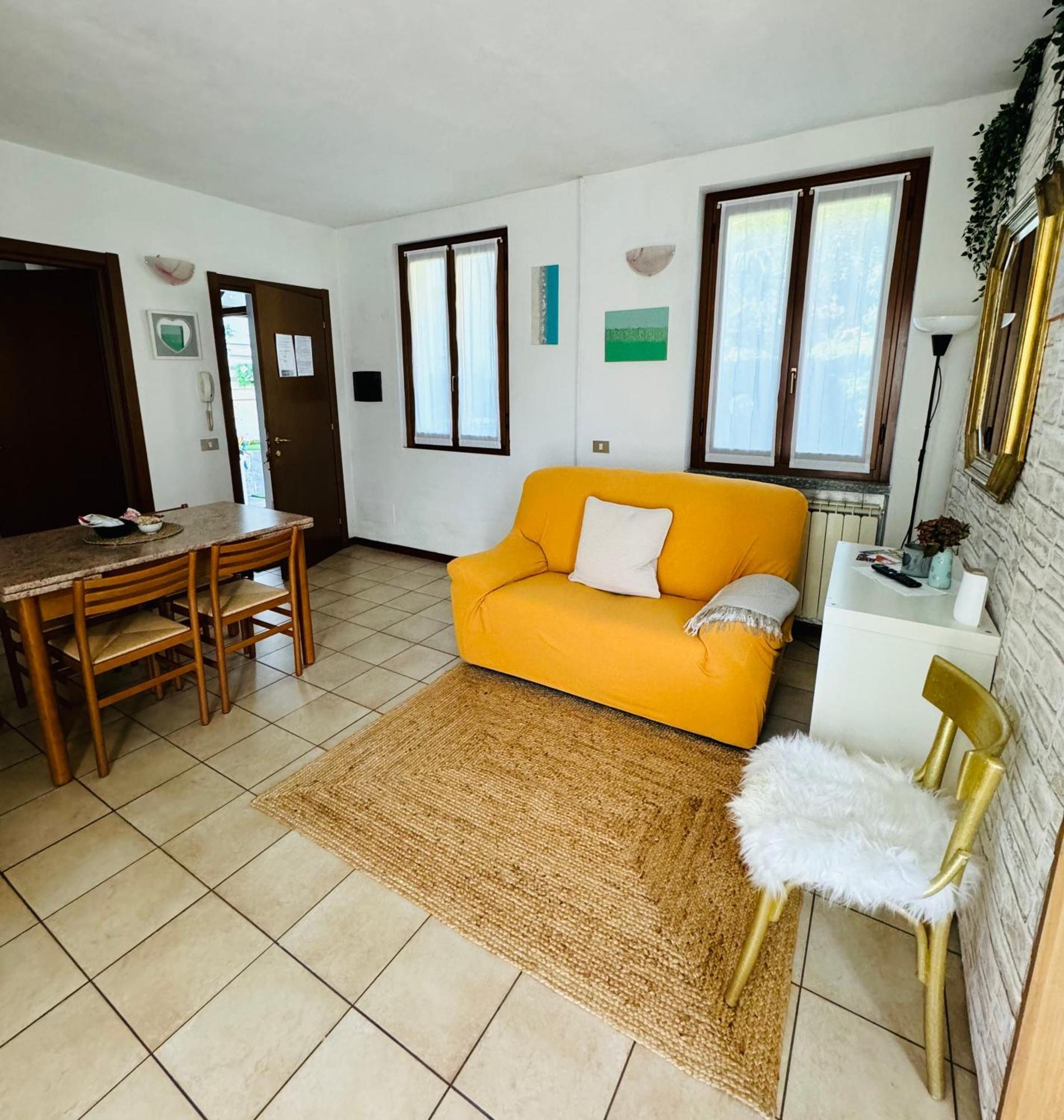 Casa Nonna Elide Apartment Besozzo Exterior photo